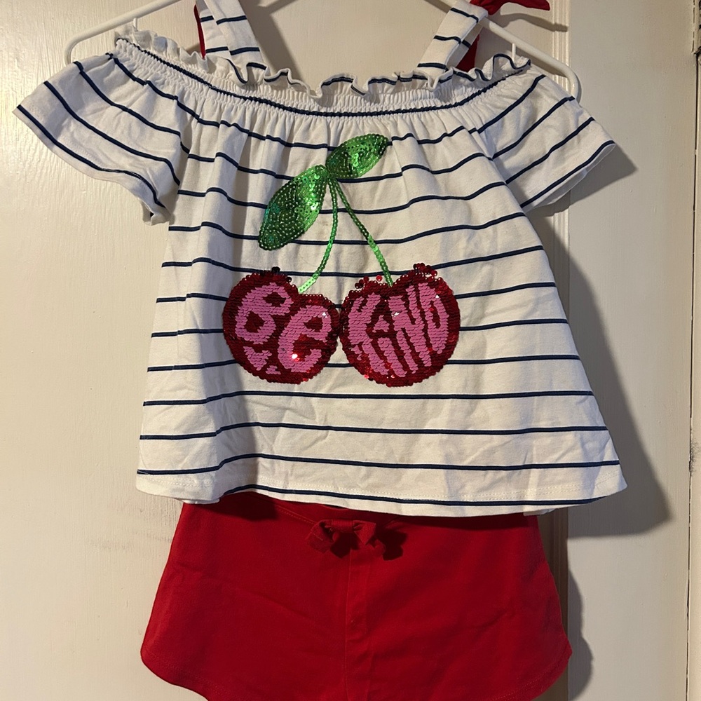 Isaac Mizrahi top and shorts set